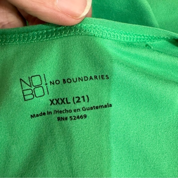 No Boundaries Women’s Fitted Stretch Green Tank - Picture 4 of 6